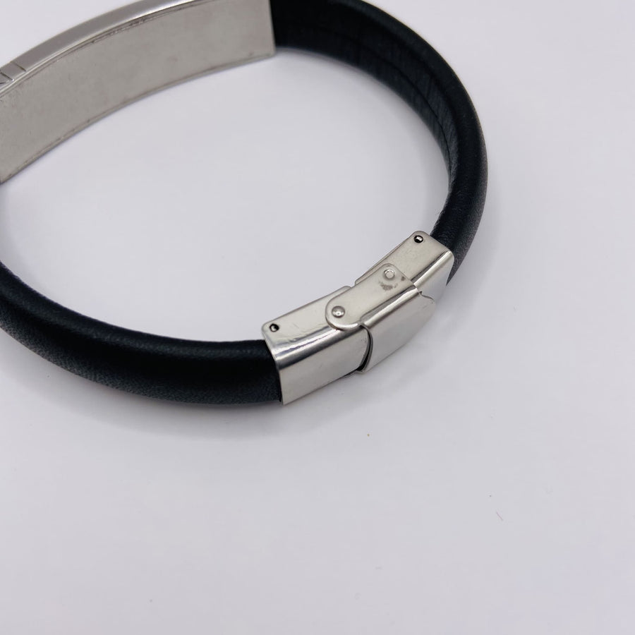 Bracelet Homme en Cuir Noir avec Élément Central en Acier Inoxydable