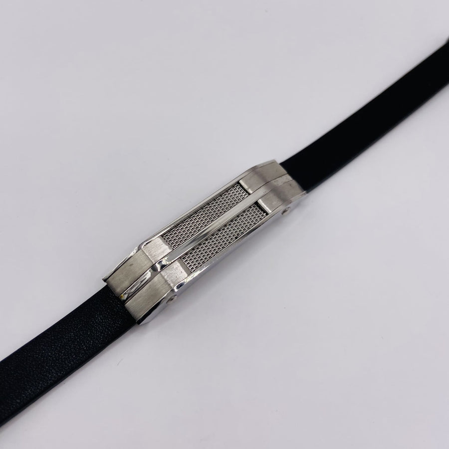 BRACELET en Cuir Noir avec Plaque Métallique et Fermoir Sécurisé