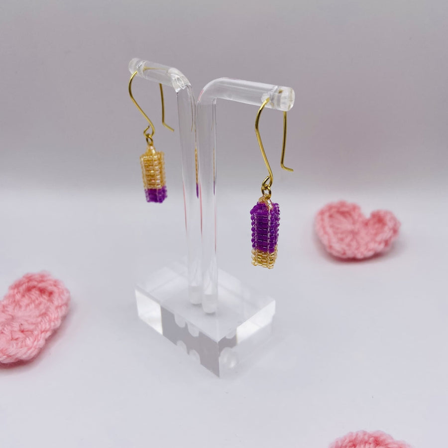 Boucles d'oreilles artisanales en perles Miyuki - Violet et doré - Bijoux faits main uniques