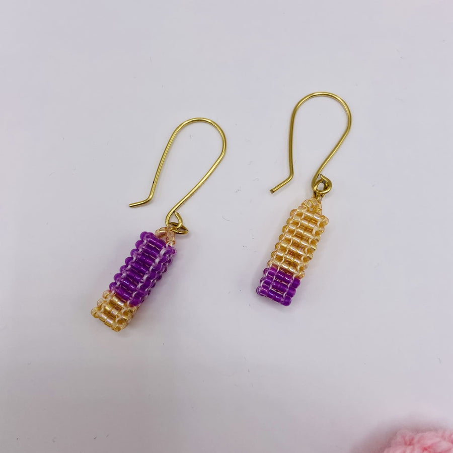 Boucles d'oreilles artisanales en perles Miyuki - Violet et doré - Bijoux faits main uniques