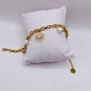 Bracelet doré fait main – Acier inoxydable, perles d’eau douce & soleil doré à l’or fin