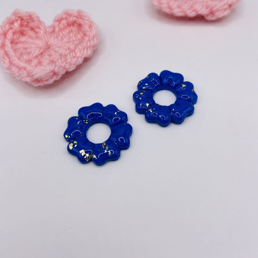 Pampilles FLEURS en pâte polymère et résine – Bijoux uniques à associer à nos créoles