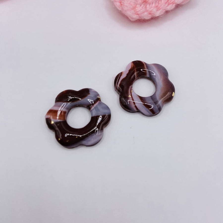 Pampilles DONUT en pâte polymère et résine – Bijoux uniques à associer à nos créoles